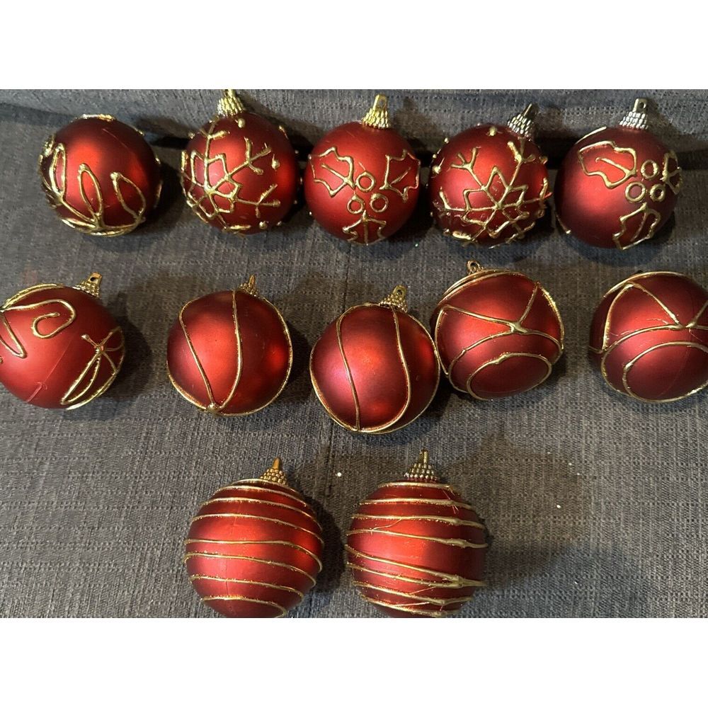 12 Retro Round Red &‎ Gold 3" Shatterproof Christmas Ornaments